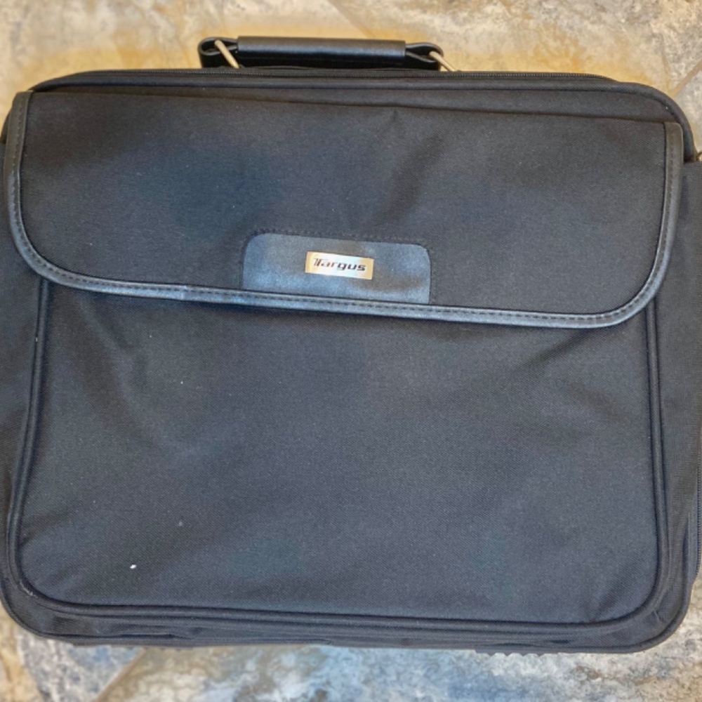 Targus messenger case